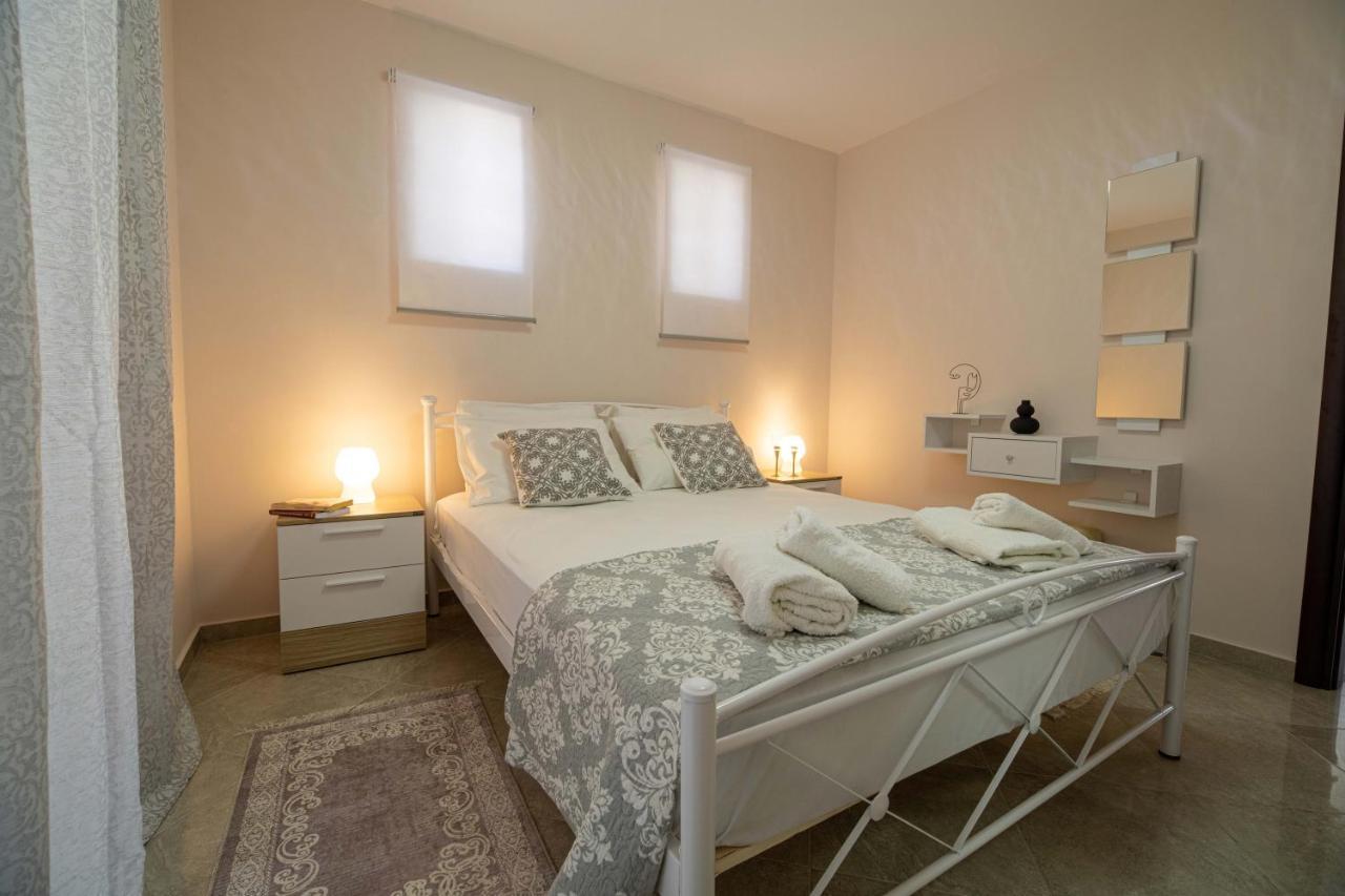 John Apartments Drepano  Extérieur photo