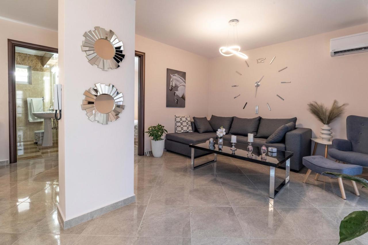 John Apartments Drepano  Extérieur photo