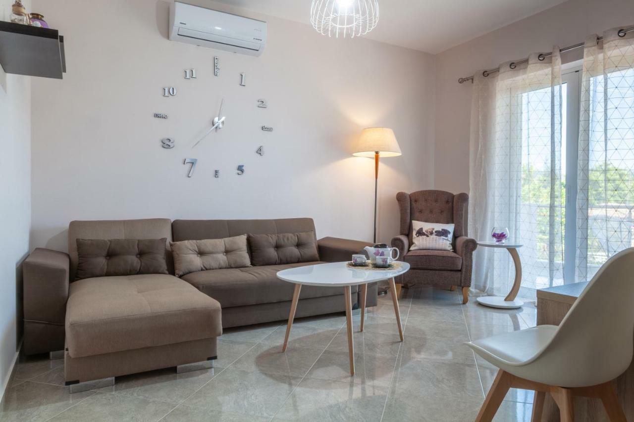 John Apartments Drepano  Extérieur photo
