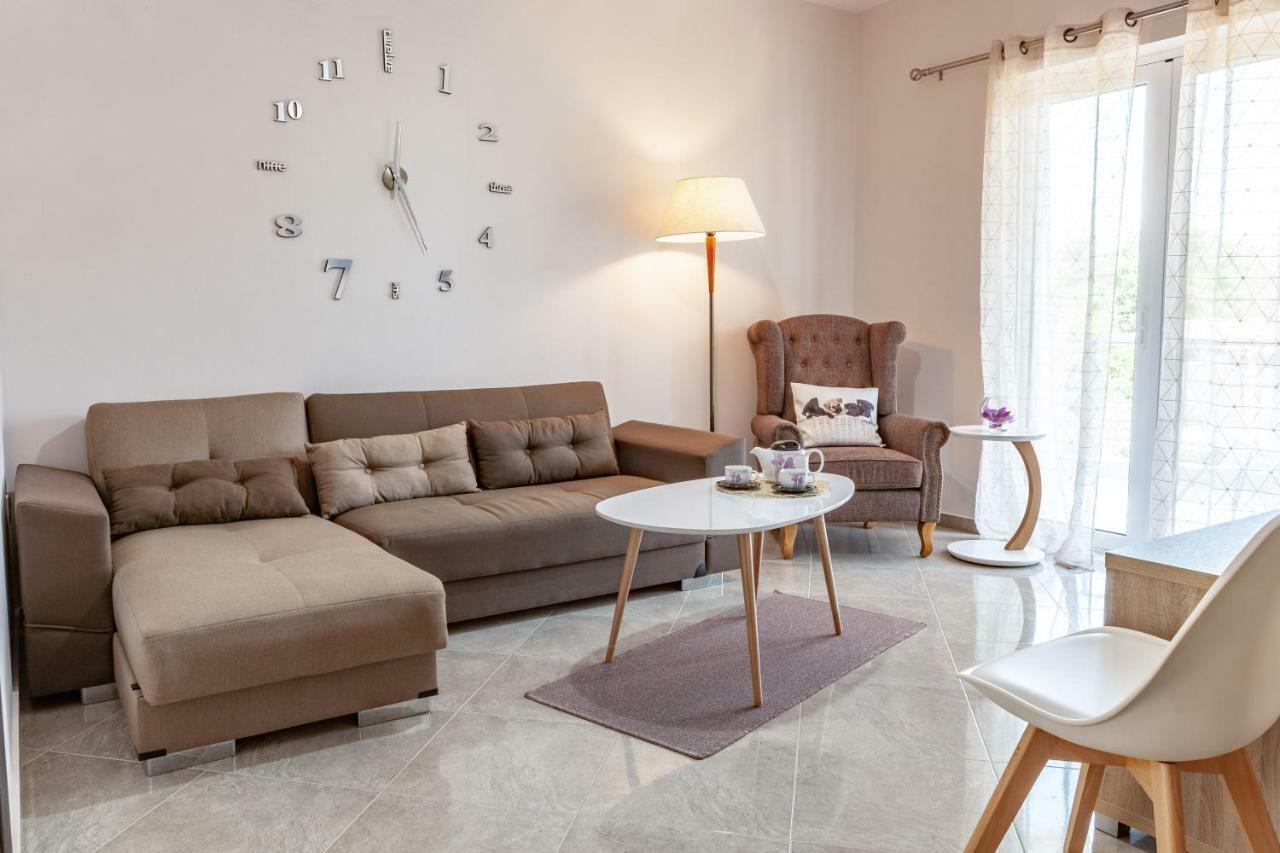 John Apartments Drepano  Extérieur photo