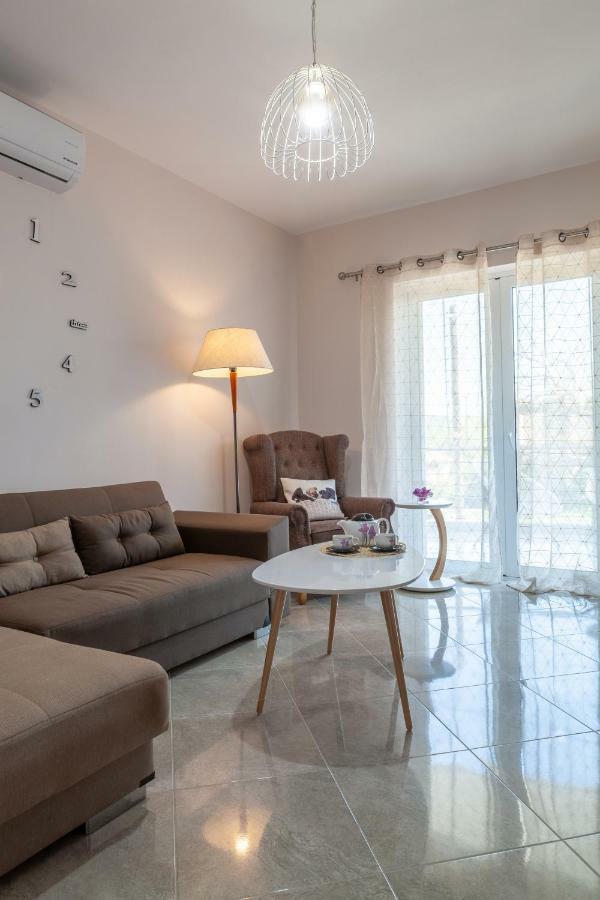 John Apartments Drepano  Extérieur photo