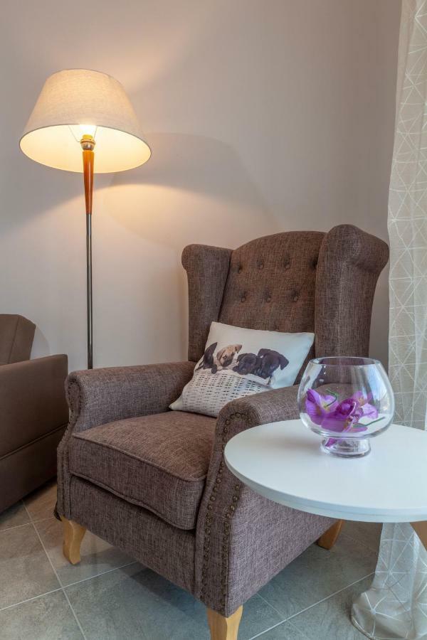 John Apartments Drepano  Extérieur photo