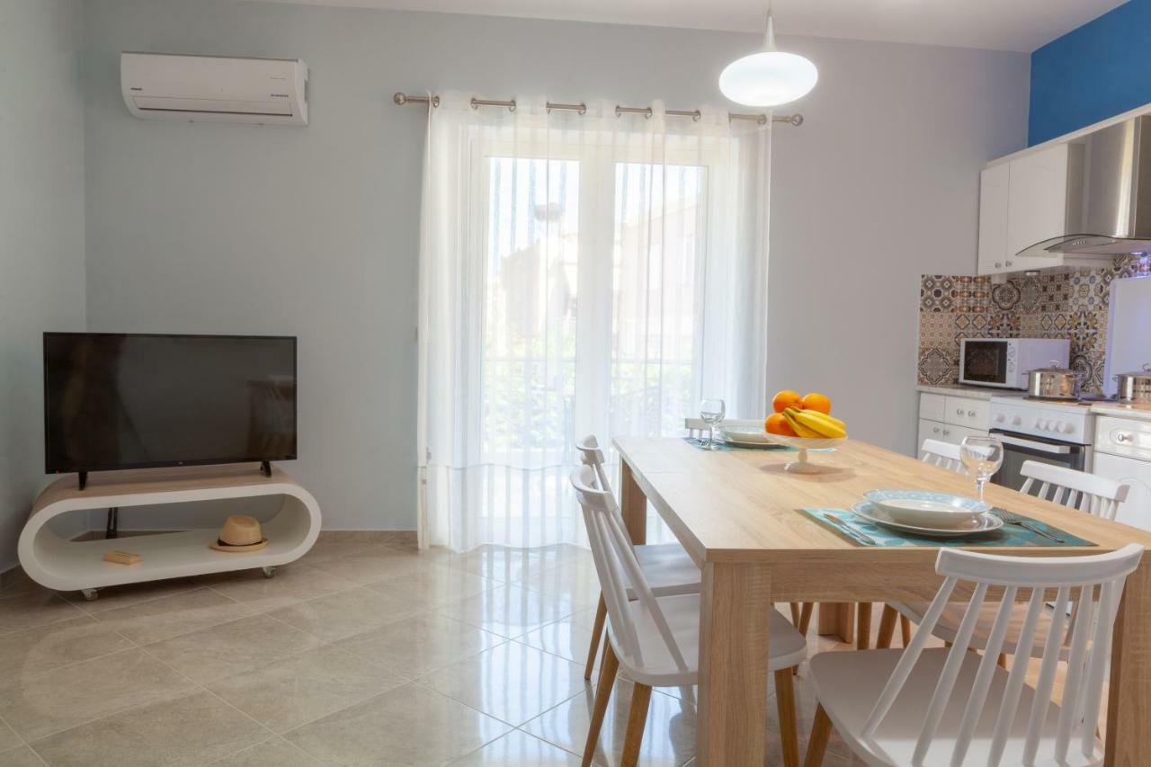 John Apartments Drepano  Extérieur photo