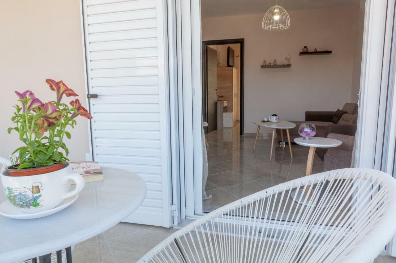 John Apartments Drepano  Extérieur photo