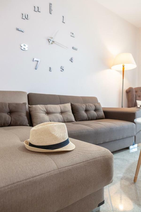 John Apartments Drepano  Extérieur photo